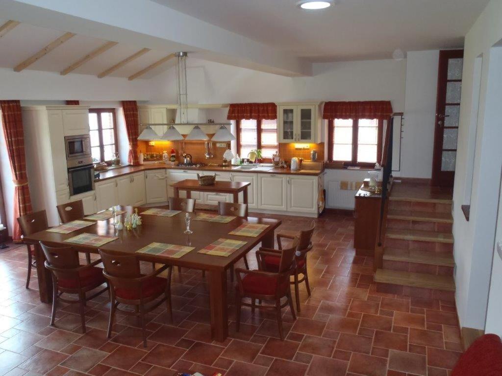 Apartmanovy Dum Bobruvka Экстерьер фото